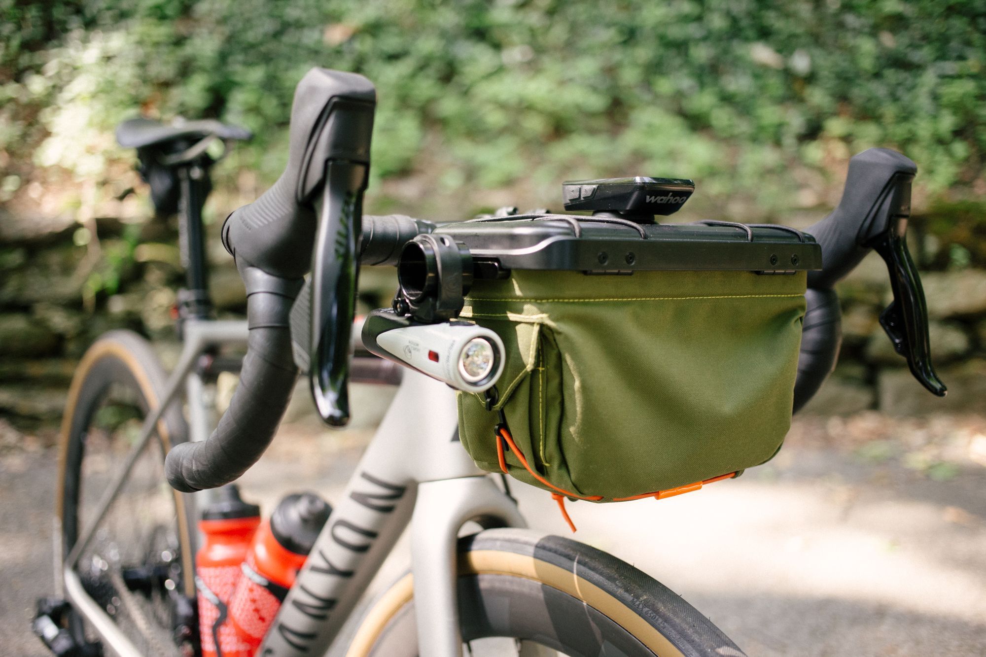 Lead Out! Mini Handlebar Bag Review - feat. Waterproof Zipper + Reflective  Stripe + Quick Release - YouTube